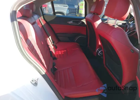 2019 Alfa Romeo Giulia Ti Sport Awd z USA, uszkodzony, nr VIN ZARFANBNXK7614812